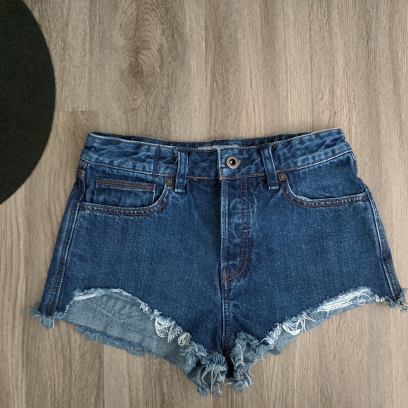 Free People Button Fly Distressed Jean Shorts 26 - Picture 2 of 7